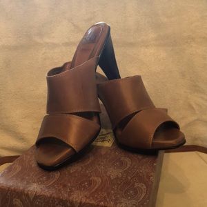 Womens Sofft light brown leather sandals. Almost new. Wore once. Original box.